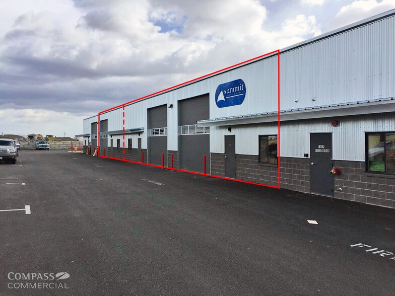 688 SW Veterans Way, Redmond, OR for lease - Building Photo - Image 1 of 1