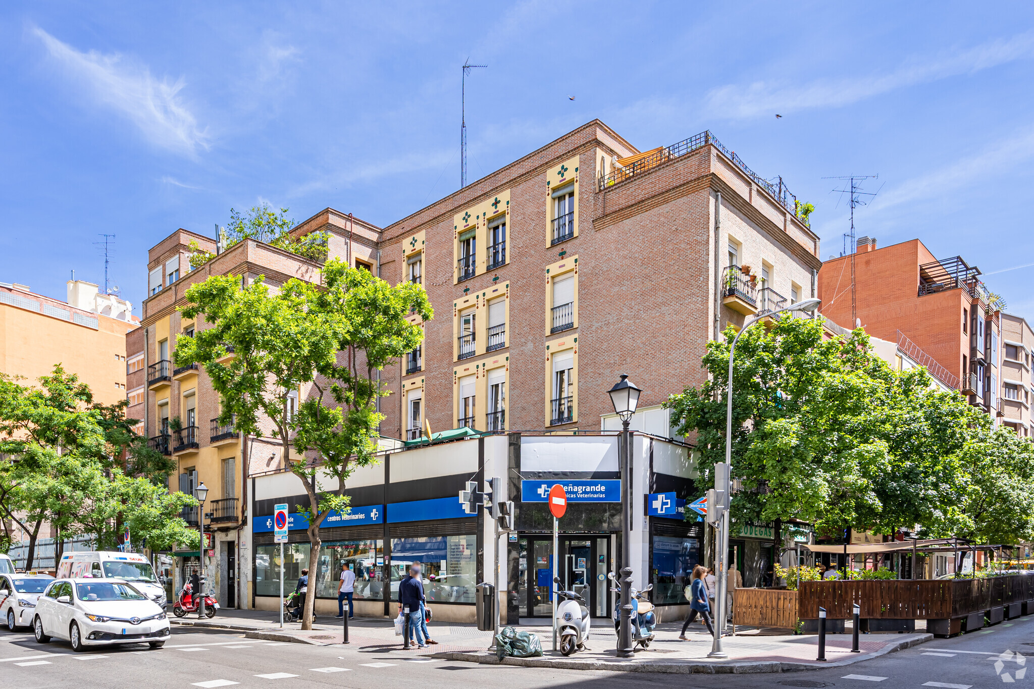 Calle Guzmán el Bueno, 58, Madrid, Madrid for sale Primary Photo- Image 1 of 3