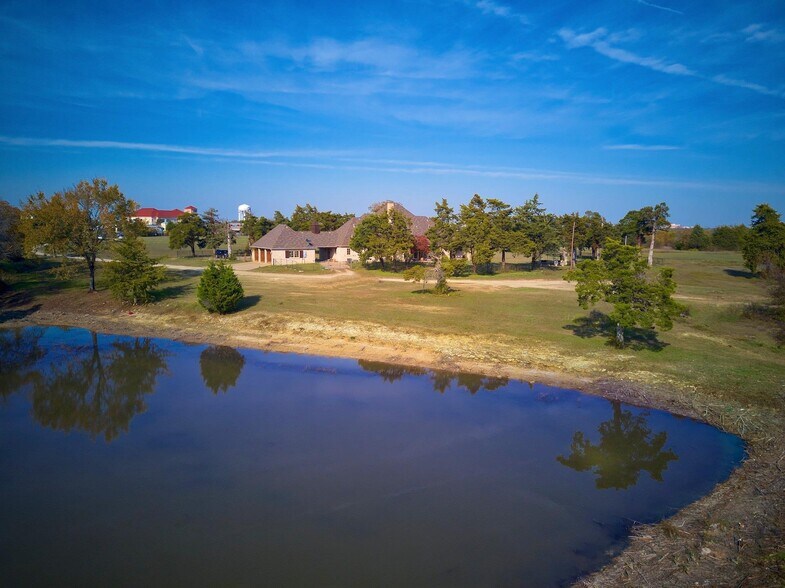 1318 N J Elmer Weaver Fwy, Cedar Hill, TX à vendre - Autre - Image 2 de 13