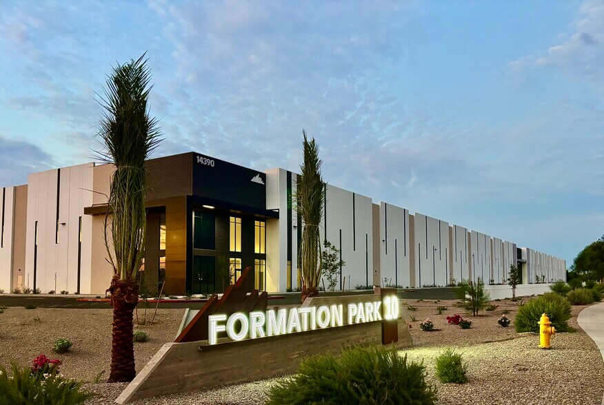 NEC of Celebrate Life Way & Bullard Ave, Goodyear, AZ à louer - Photo du bâtiment - Image 1 de 7