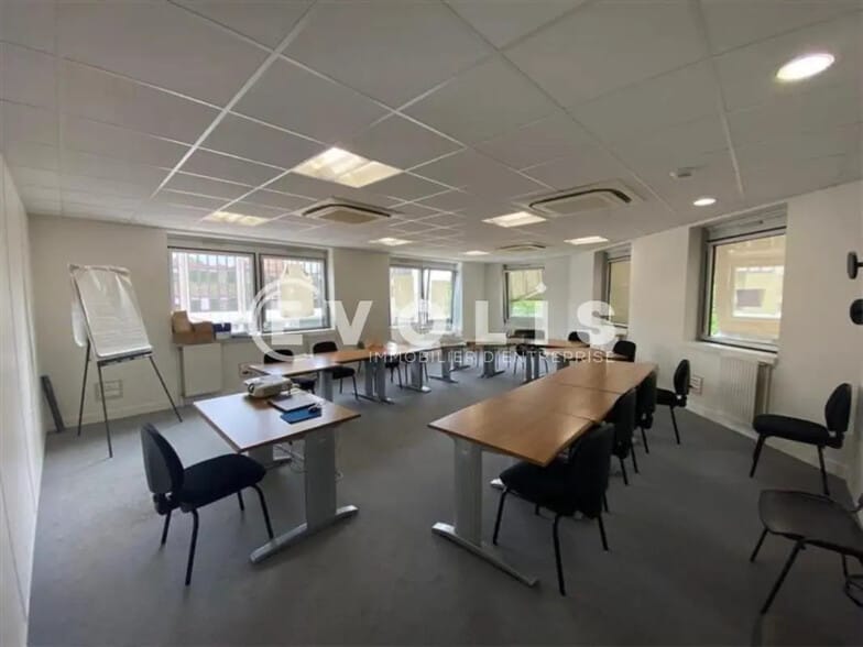Office in Fontenay-sous-Bois for lease - Interior Photo - Image 2 of 3