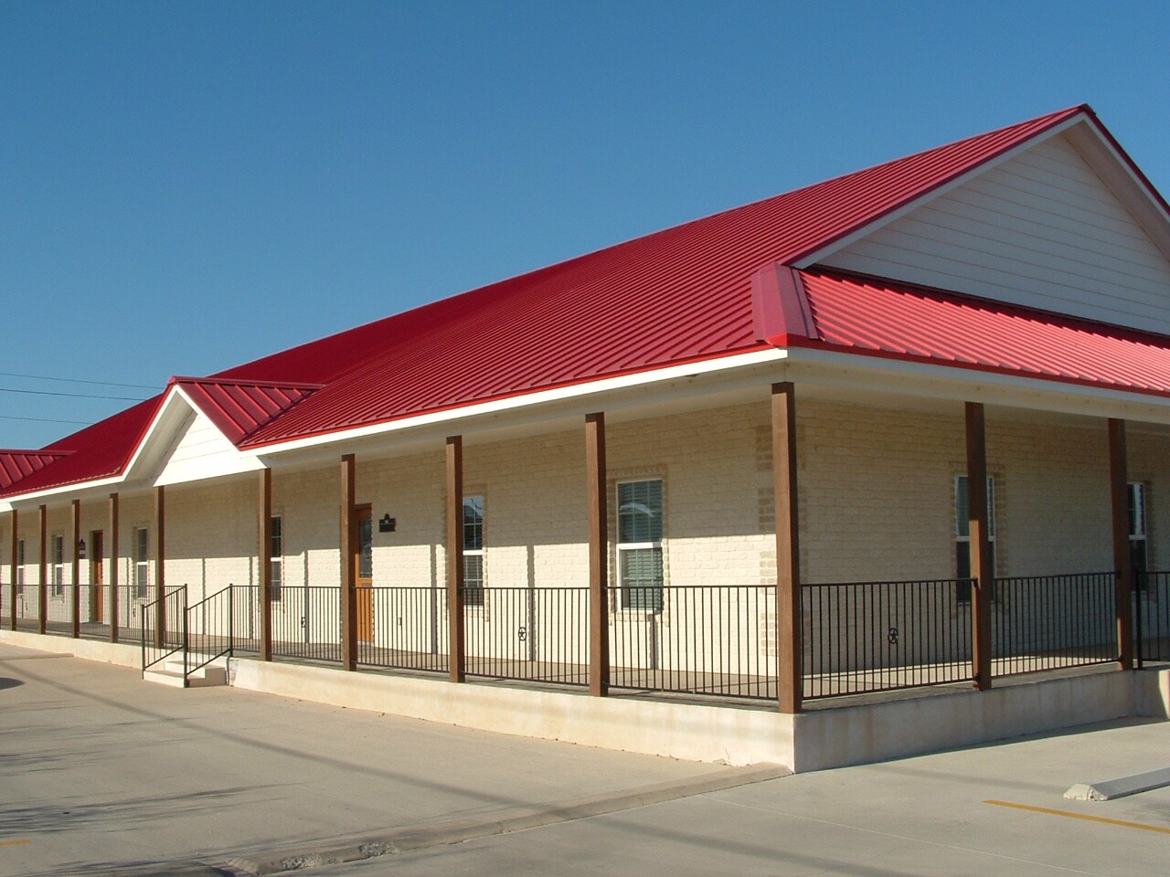 2575 N I-35, San Marcos, TX à louer Photo du bâtiment- Image 1 de 5