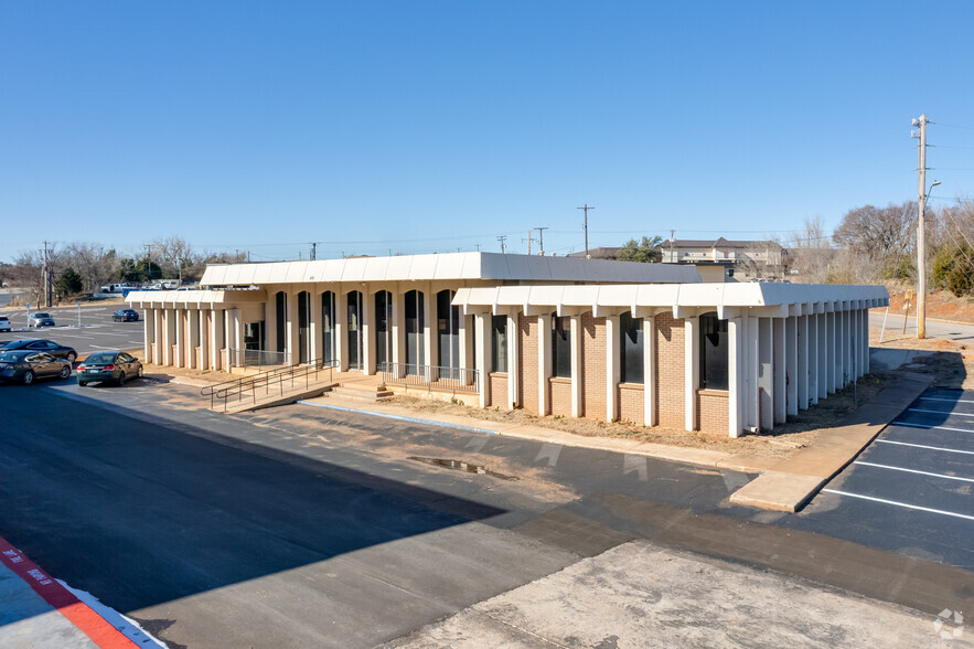 416 NE 46th St, Oklahoma City, OK à louer - Photo du bâtiment - Image 1 de 9