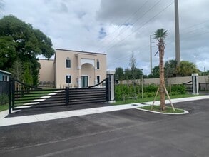 684 SW 7th Ter, Dania Beach, FL - Aerial map view