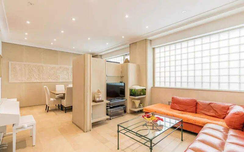 Immeuble residentiel dans Paris à vendre - Photo intérieure - Image 2 de 9