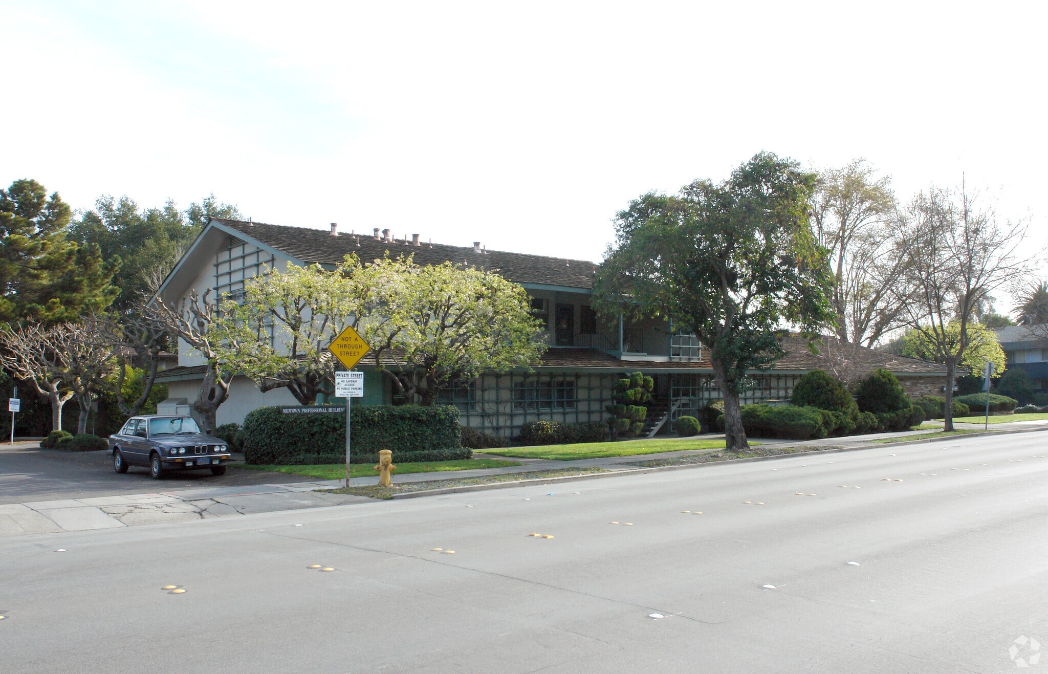 2875 Middlefield Rd, Palo Alto, CA for lease Primary Photo- Image 1 of 4