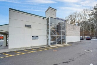 1492 High Ridge Rd, Stamford, CT à louer Photo intérieure- Image 2 de 11