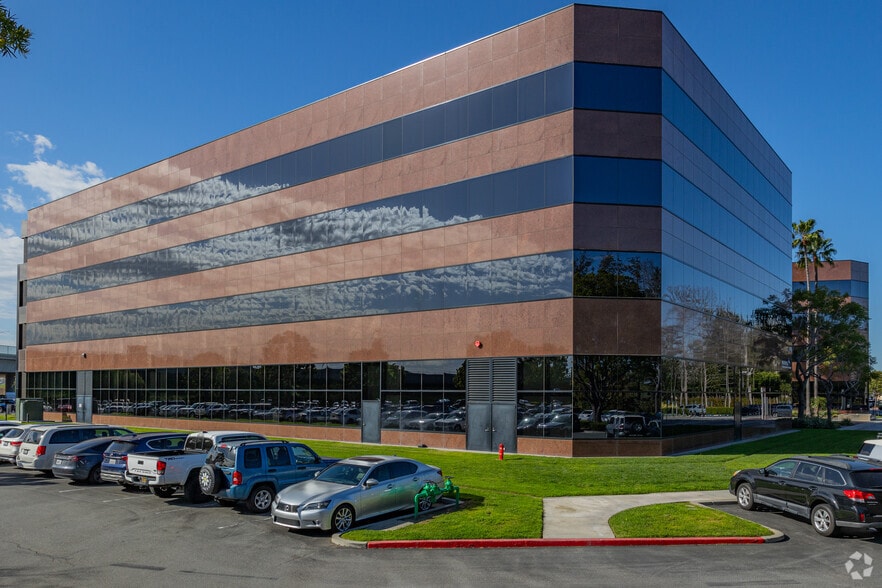 3030 Old Ranch Pkwy, Seal Beach, CA à vendre - Photo du bâtiment - Image 3 de 12