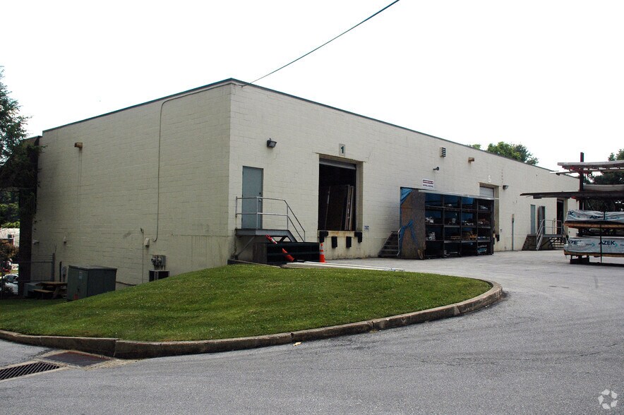 5081 W Chester Pike, Newtown Square, PA à louer - Photo du bâtiment - Image 2 de 18