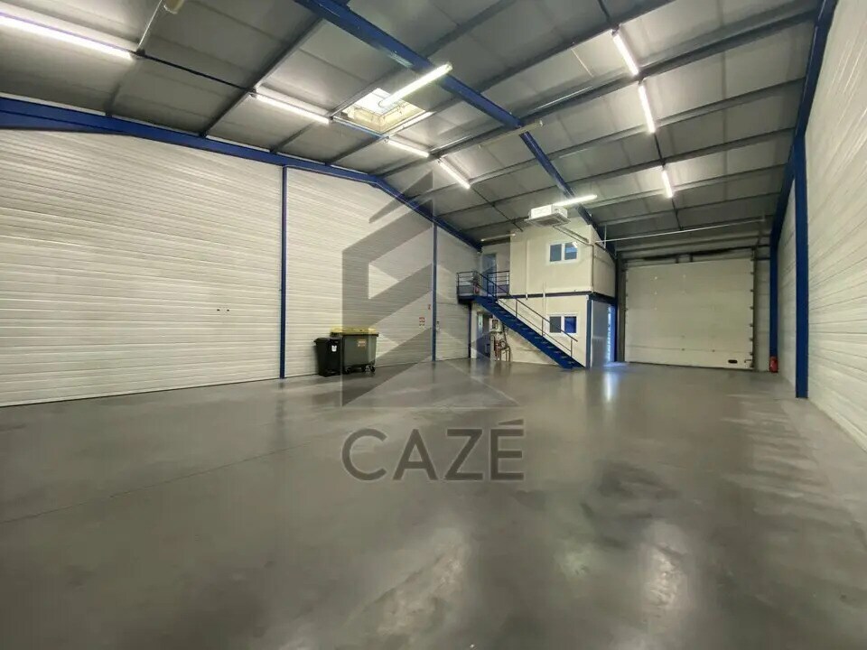 Office in Bègles for lease Interior Photo- Image 1 of 7