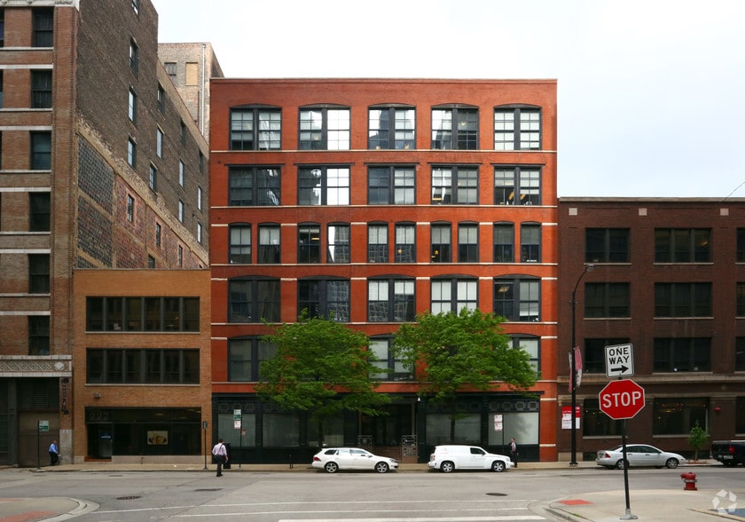 216 S Jefferson St, Chicago, IL à louer - Photo du bâtiment - Image 3 de 31