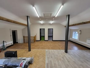 1 Globe Sq, Dukinfield for lease Interior Photo- Image 2 of 2
