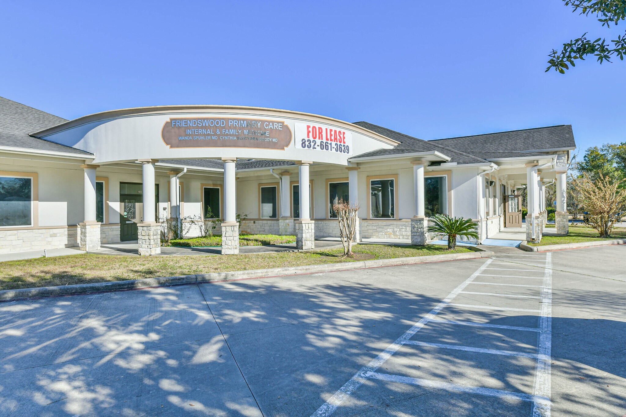 1111 S Friendswood Dr, Friendswood, TX for lease Primary Photo- Image 1 of 27