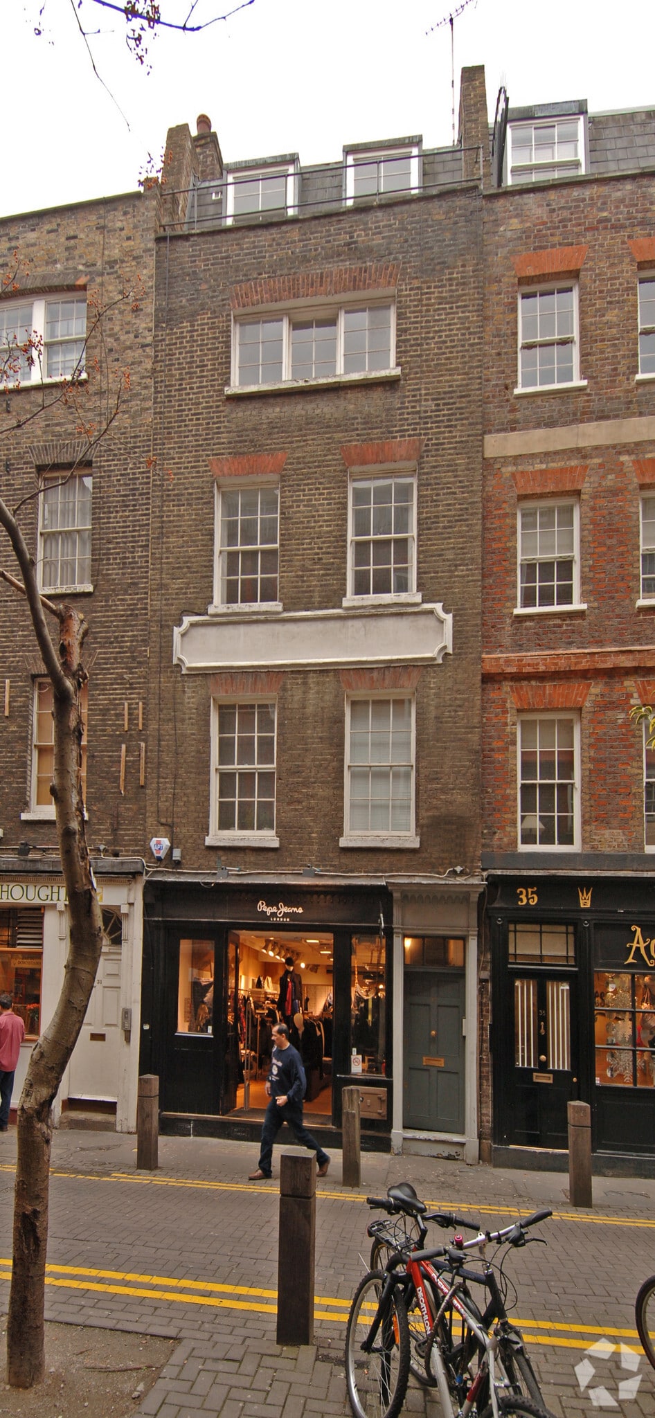 34-42 Neal St, London for lease Primary Photo- Image 1 of 3