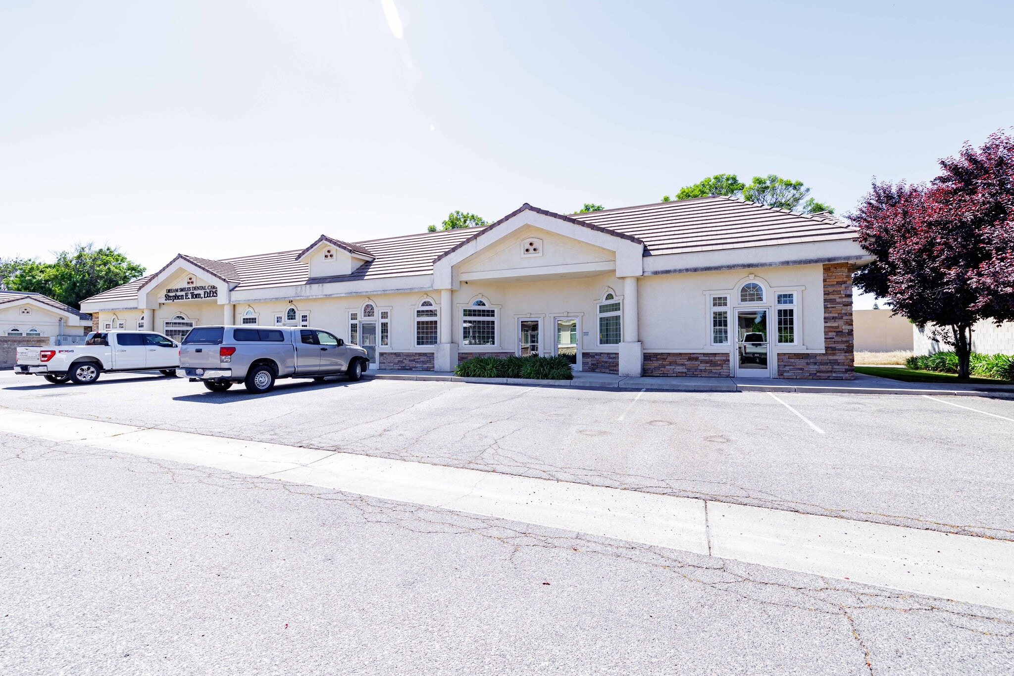 1565 Shaw Ave, Clovis, CA for lease Primary Photo- Image 1 of 23