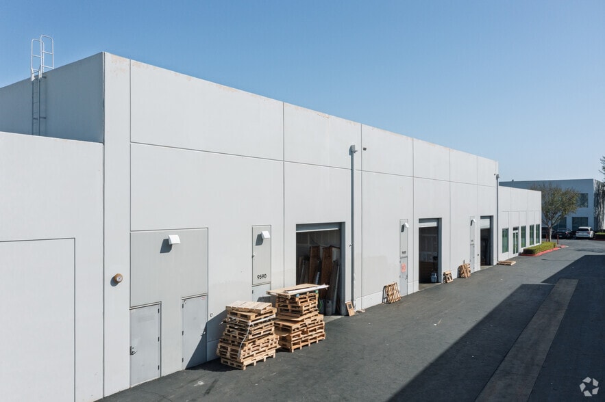 9560-9640 Research Dr, Irvine, CA for sale - Building Photo - Image 2 of 12