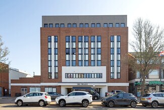 Plus de détails pour 88-102 High St, Waltham Cross - Commerce de détail à louer