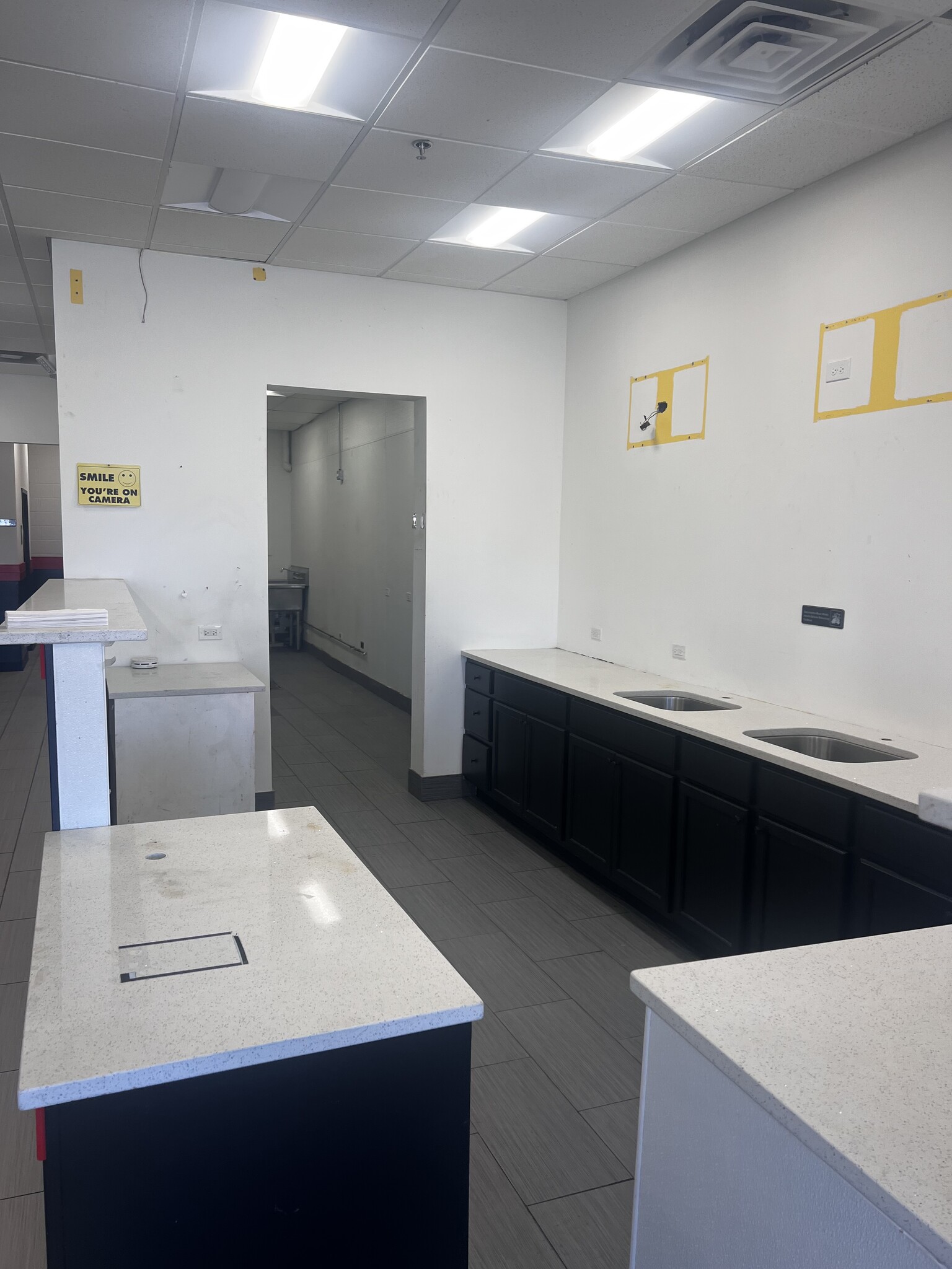 401-499 Lake Cook Rd, Deerfield, IL for lease Interior Photo- Image 1 of 3