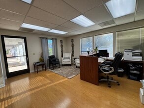 112 Wikiup Dr, Santa Rosa, CA à louer Photo intérieure- Image 1 de 1