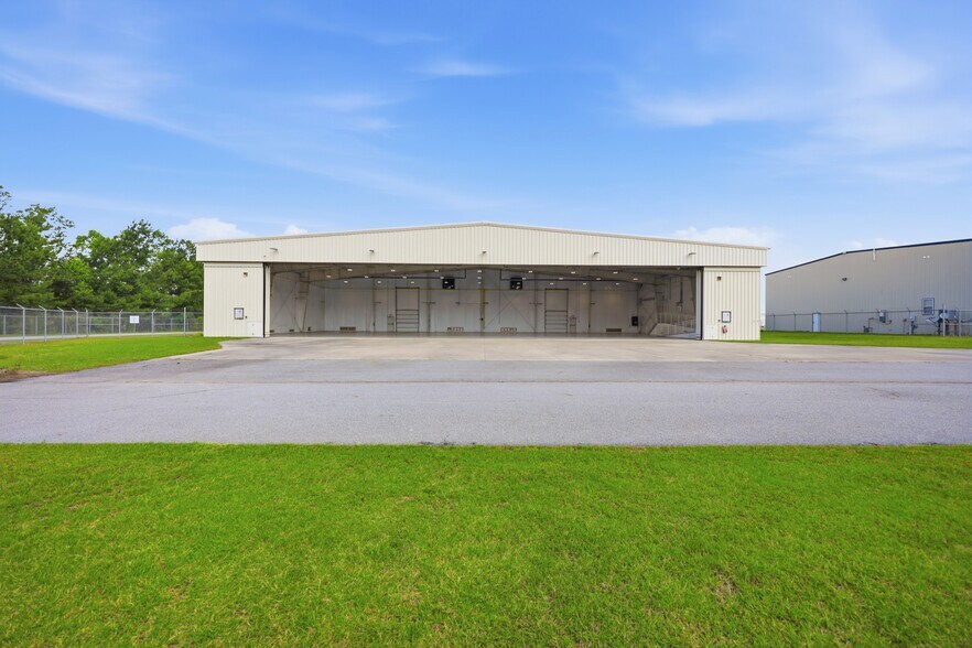 1185 N Memorial Dr, Greenville, NC à louer - Photo du bâtiment - Image 3 de 15