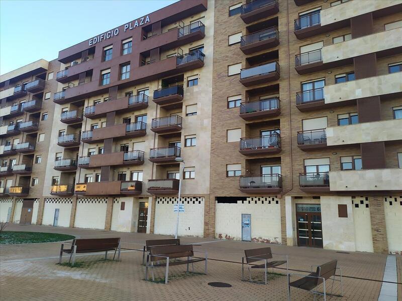 Plaza Cámara de Comercio de León, León, León for sale Building Photo- Image 1 of 18