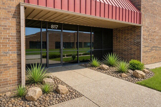 Plus de détails pour 801-815 Greenview Dr, Grand Prairie, TX - Local d'activités à louer