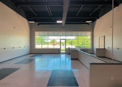 1275 Randall Rd, Crystal Lake, IL for lease - Interior Photo - Image 3 of 4