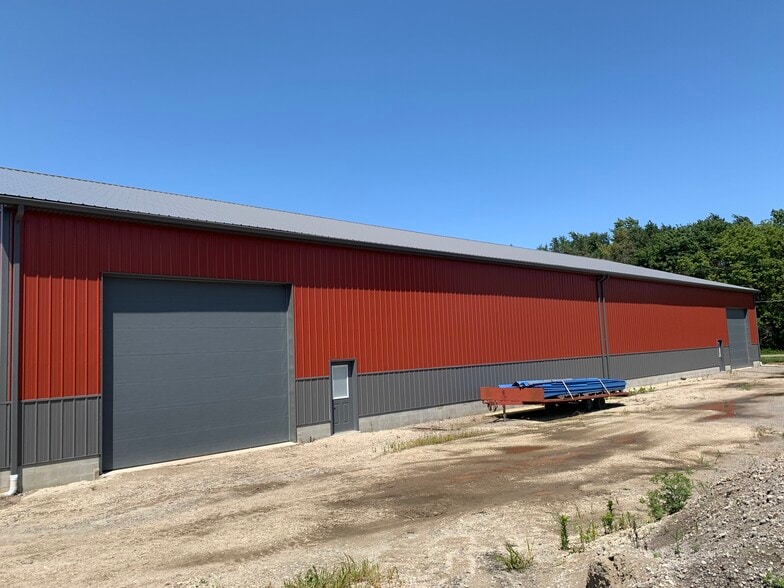 6374 Swamp St NE, Hartville, OH for lease - Primary Photo - Image 1 of 3