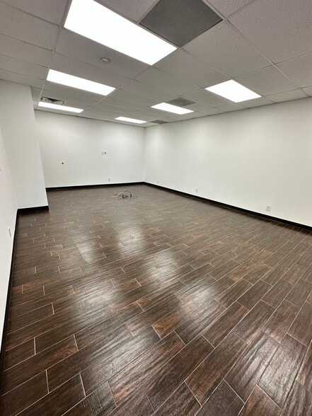 740 Bradfield Rd, Houston, TX for sale - Building Photo - Image 3 of 18