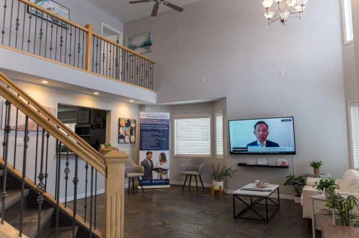 16210 100A Ave NW, Edmonton, AB for sale - Interior Photo - Image 3 of 15