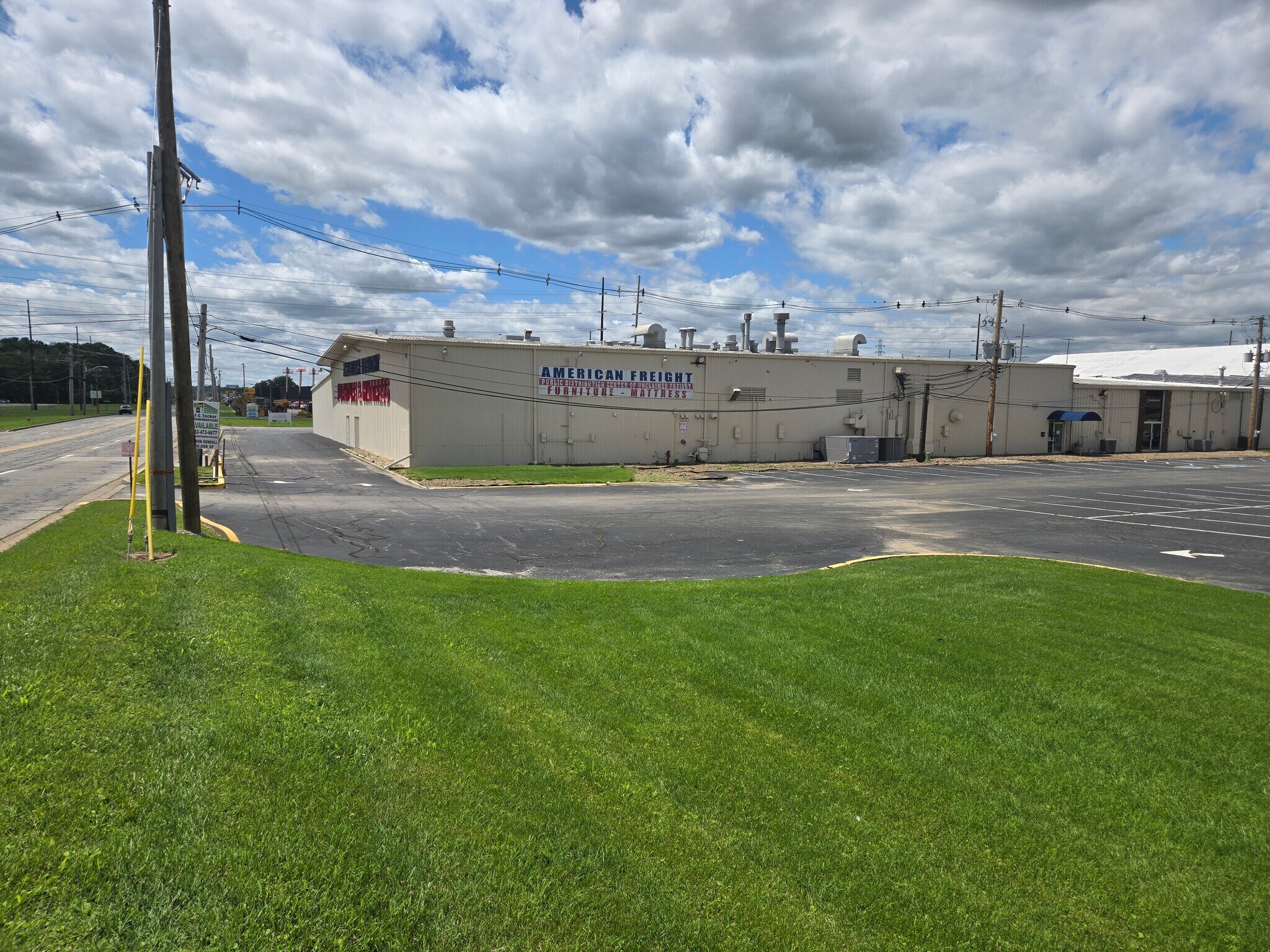 2800 Lynch Rd, Evansville, IN for lease Primary Photo- Image 1 of 4