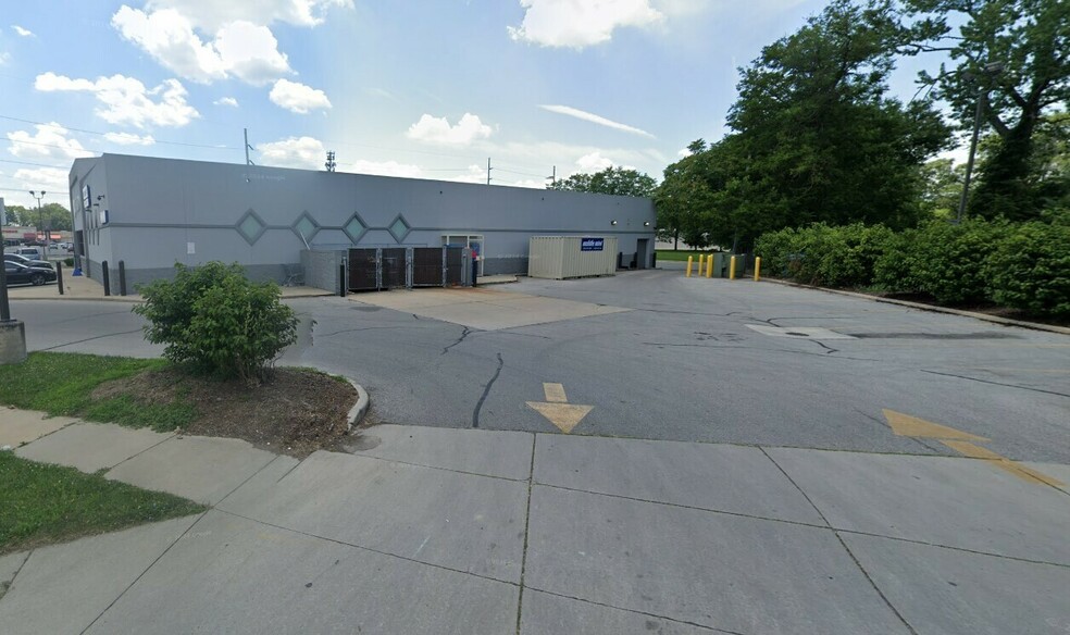 5224 Dorr St, Toledo, OH à vendre - Photo du bâtiment - Image 2 de 4