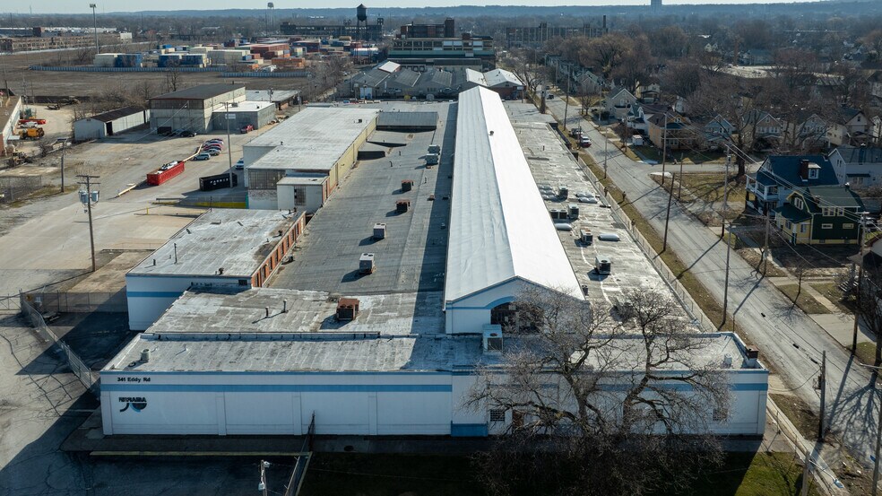 323-341 Eddy Rd, Cleveland, OH à louer - Photo du bâtiment - Image 3 de 7