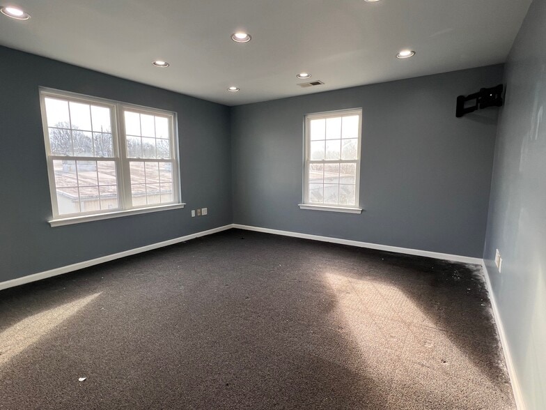 2419 W Newport Pike, Wilmington, DE for lease - Interior Photo - Image 3 of 6
