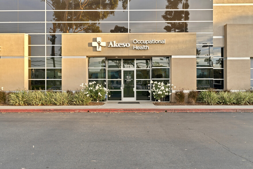 17232 Red Hill Ave, Irvine, CA for lease - Building Photo - Image 1 of 57