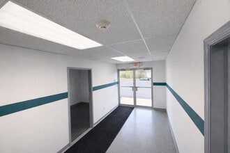 291 Us Highway 22 E, White House Station, NJ for lease Interior Photo- Image 2 of 8