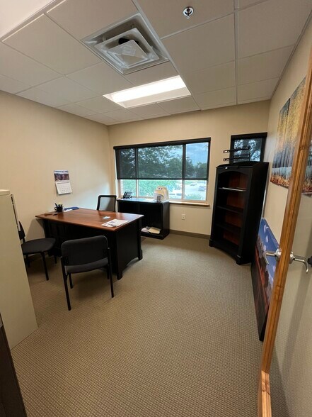 2114 N Lincoln Ave, Loveland, CO à louer - Photo du bâtiment - Image 2 de 4