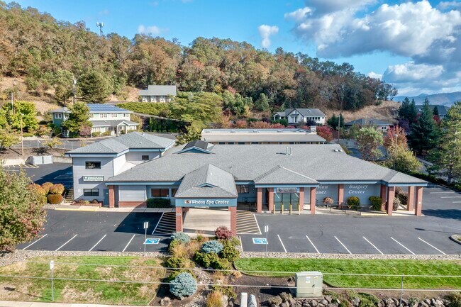 More details for 2435 NW Kline St, Roseburg, OR - Office/Medical for Lease