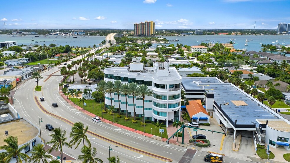 2655 N Ocean Dr, Riviera Beach, FL for lease - Building Photo - Image 3 of 30