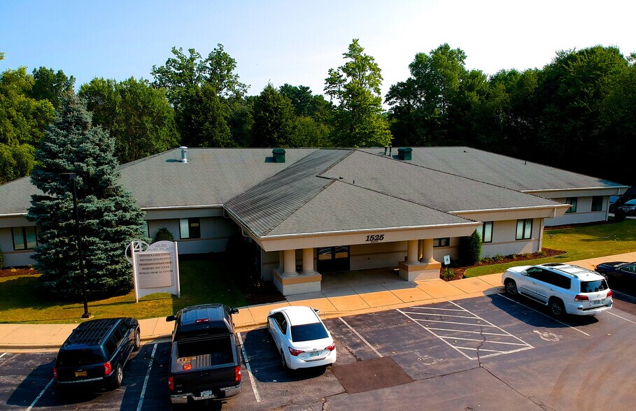 1525-1551 Park Pl, Ashwaubenon, WI à louer - Photo du bâtiment - Image 3 de 4