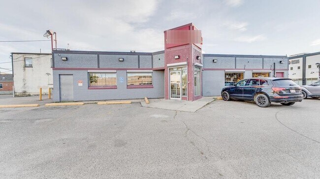 Plus de détails pour 4617 50 Av, Red Deer, AB - Commerce de détail à louer