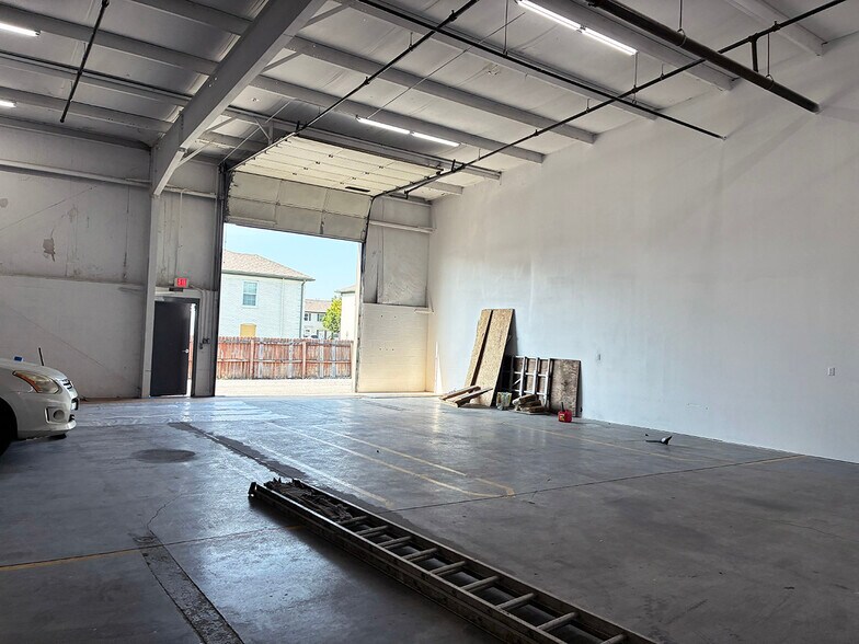 5001 Crown Manor Pl, Louisville, KY à louer - Photo intérieure - Image 2 de 21