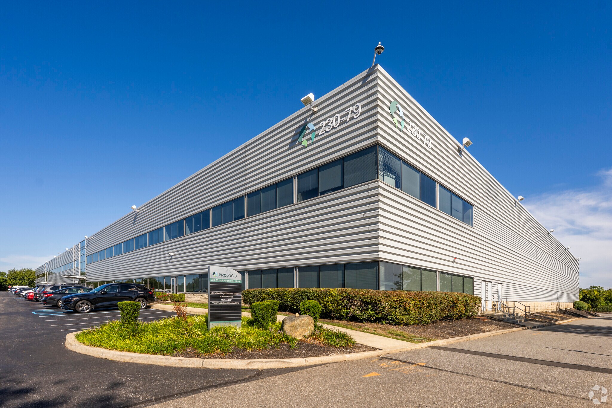 230-79 International Airport Ctr Blvd, Springfield Gardens, NY à louer Photo principale- Image 1 de 5