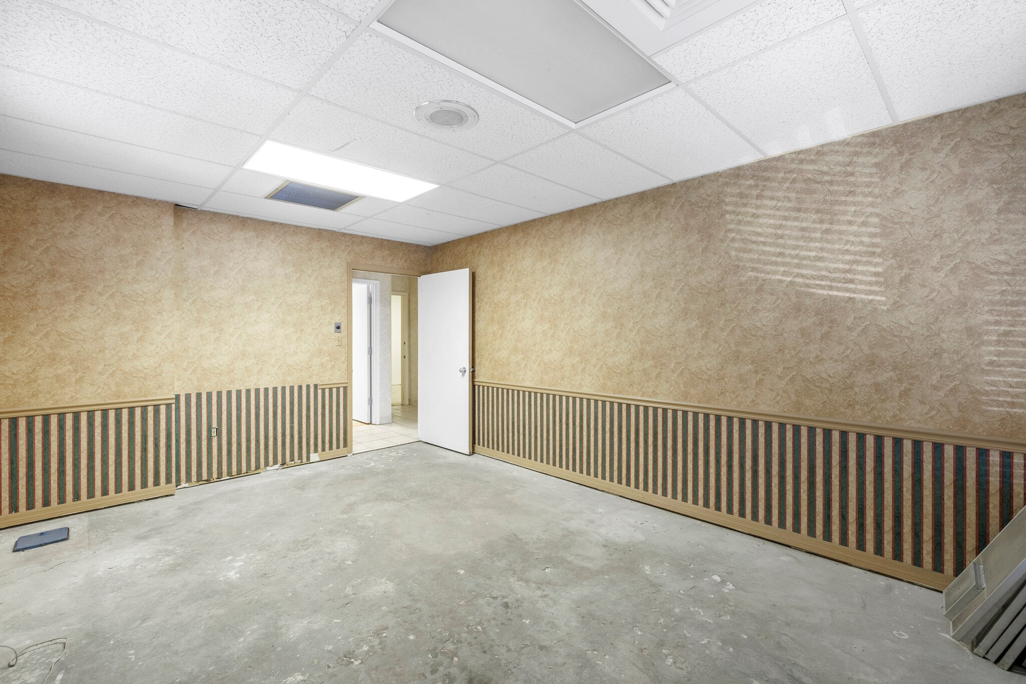 9911 Seminole Blvd, Seminole, FL for lease Building Photo- Image 1 of 15