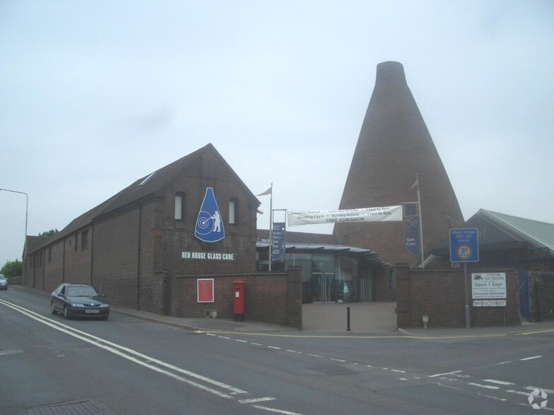 High St, Stourbridge à louer - Photo principale - Image 1 de 3