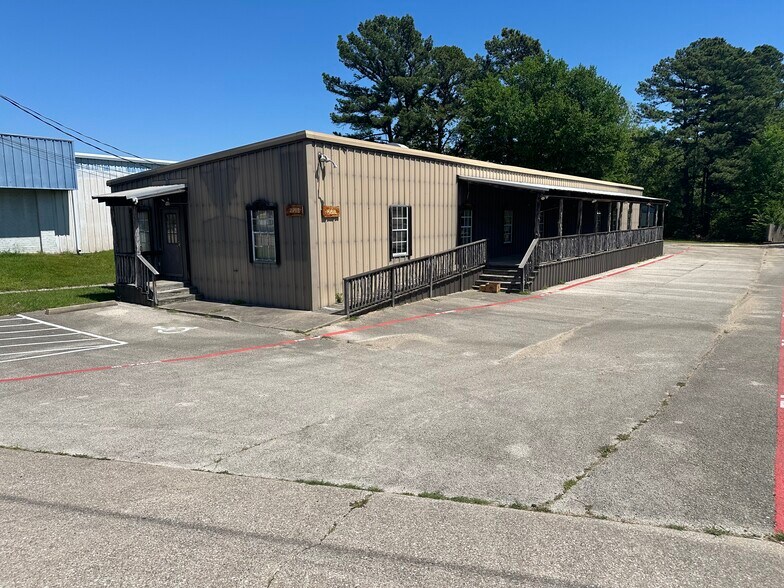 2718 Gilmer Rd, Longview, TX à louer - Photo du bâtiment - Image 3 de 26