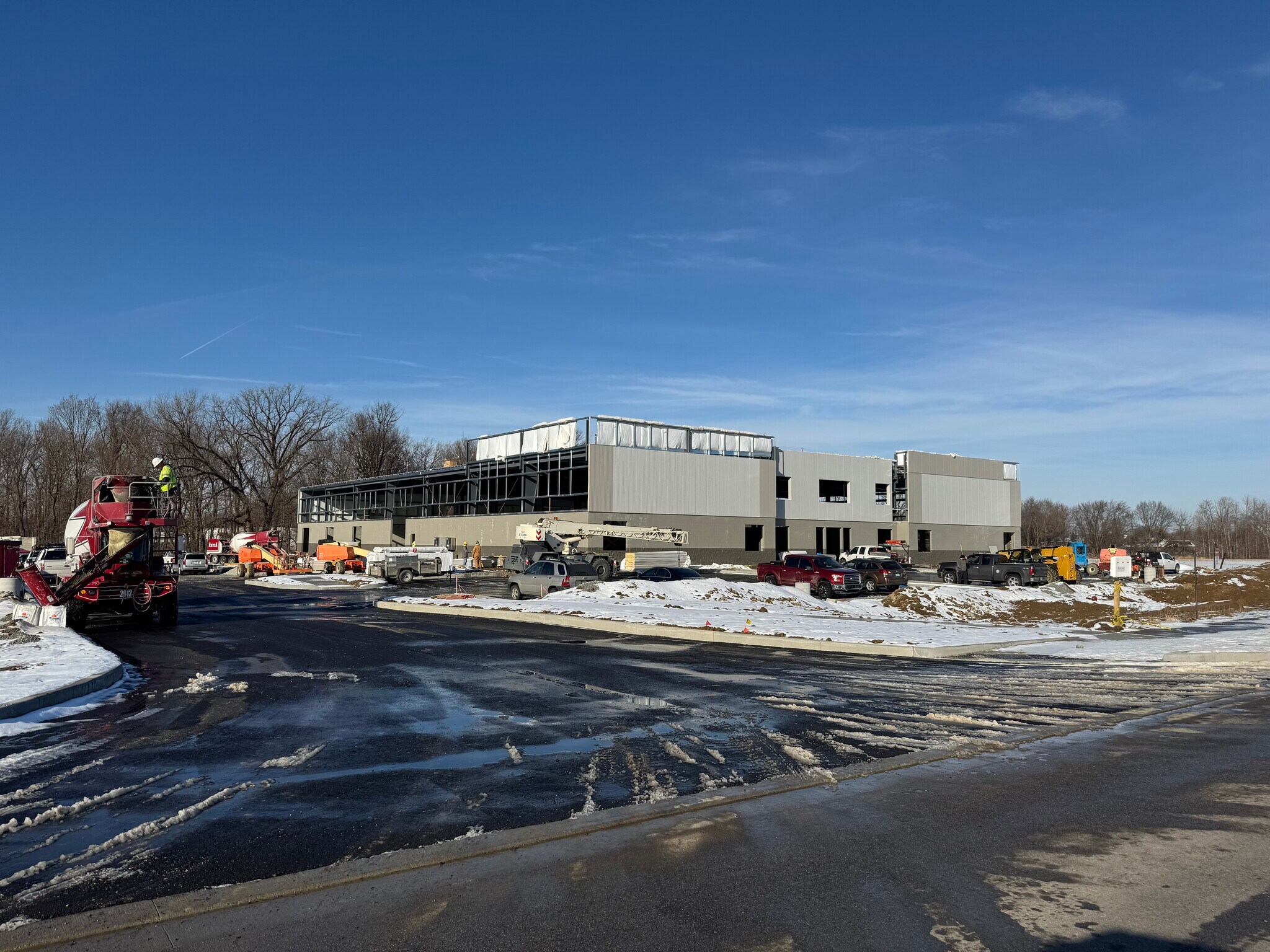 15583 North Pointe Blvd, Noblesville, IN for lease Primary Photo- Image 1 of 3