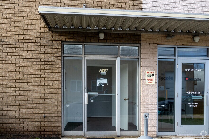 312-316 Cox St, Roselle, NJ à louer - Photo du bâtiment - Image 3 de 6