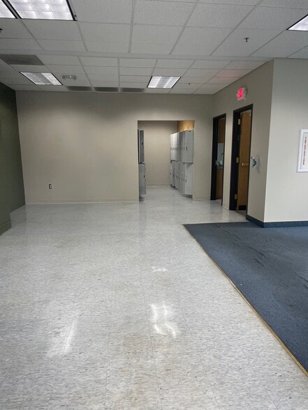 355 Kinoole St, Hilo, HI for lease - Building Photo - Image 3 of 5
