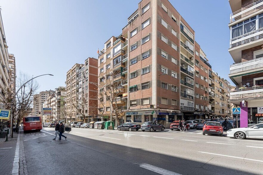 Bureau dans Granada, Granada à vendre - Photo du bâtiment - Image 1 de 20